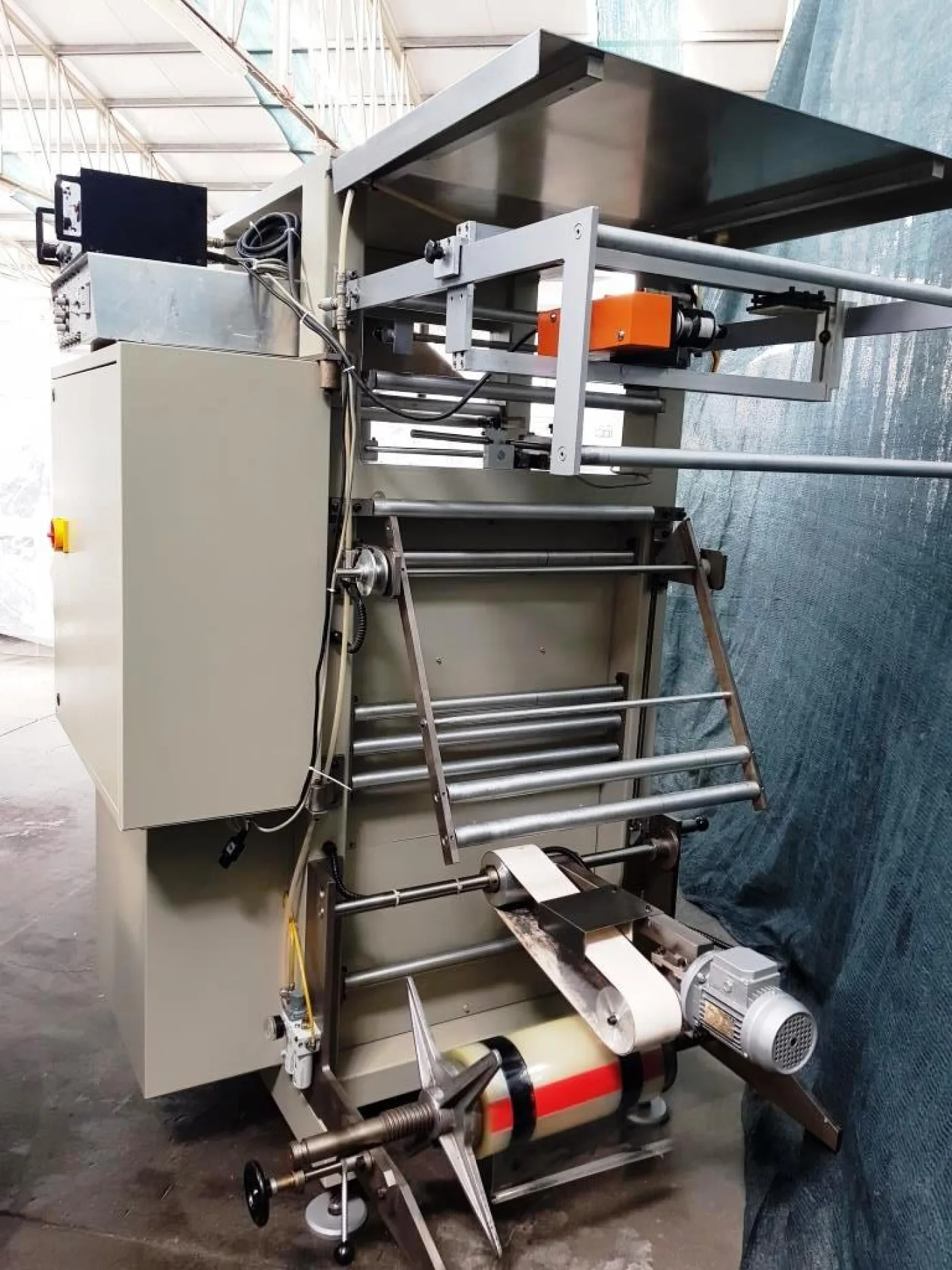 LINEA DI CONFEZIONAMENTO VERTICALE BUSTE SOTTOVUOTO – LONDON PACK / ICA – MOD. CV3 / PV3 - 6