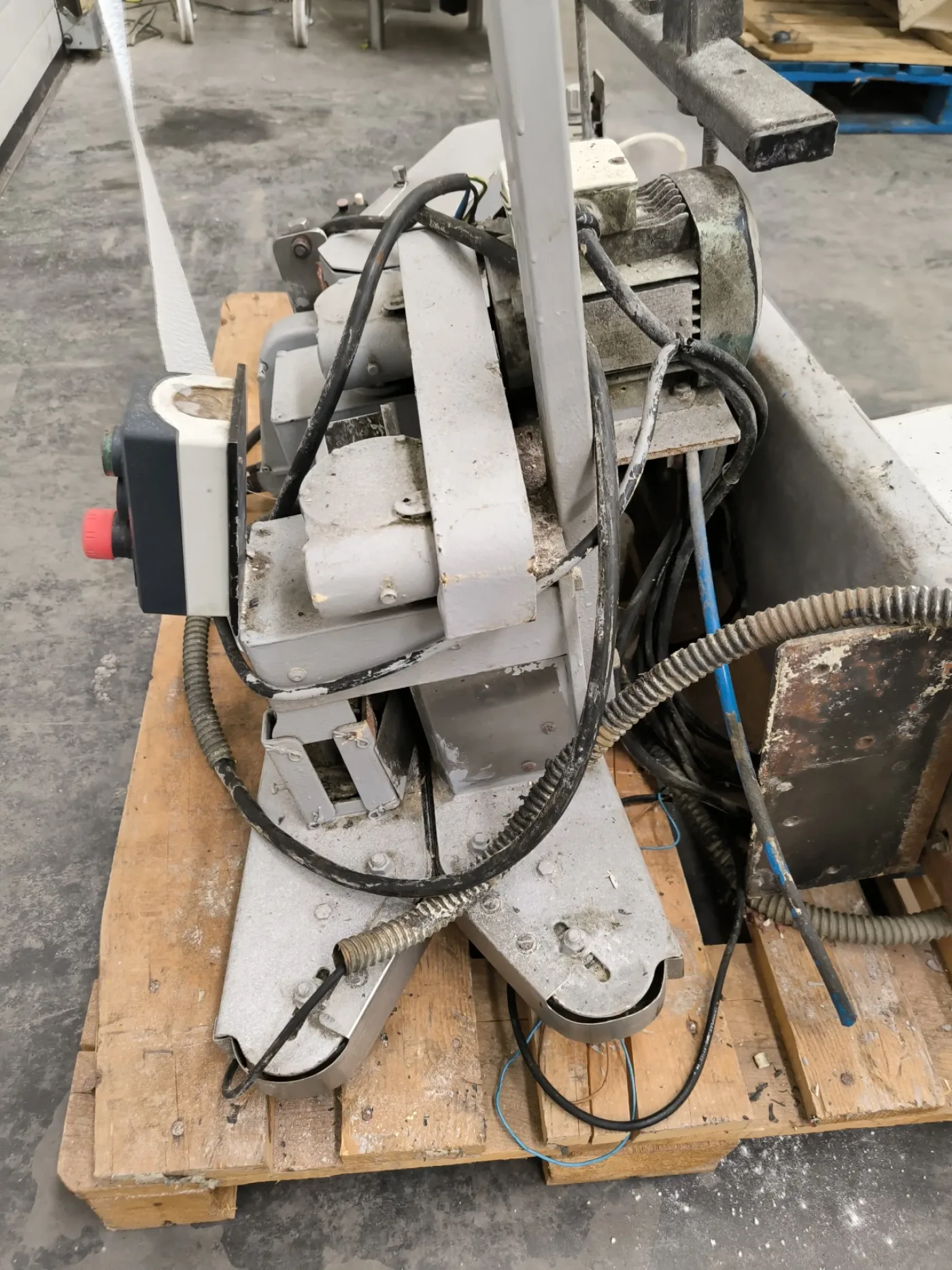 BAG CLOSING MACHINE FISCHBEIN 2700 - 2