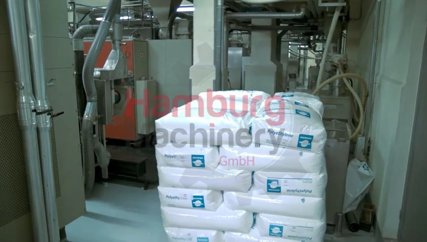 Bottle blowing, filling, closing, sterilizing, labelling and packing line for PE bottles of 1,5 liter with milk - Sidel / Remy / Stork - 4