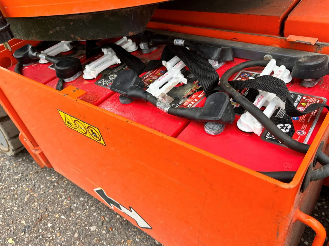 JLG E300AJ - 8