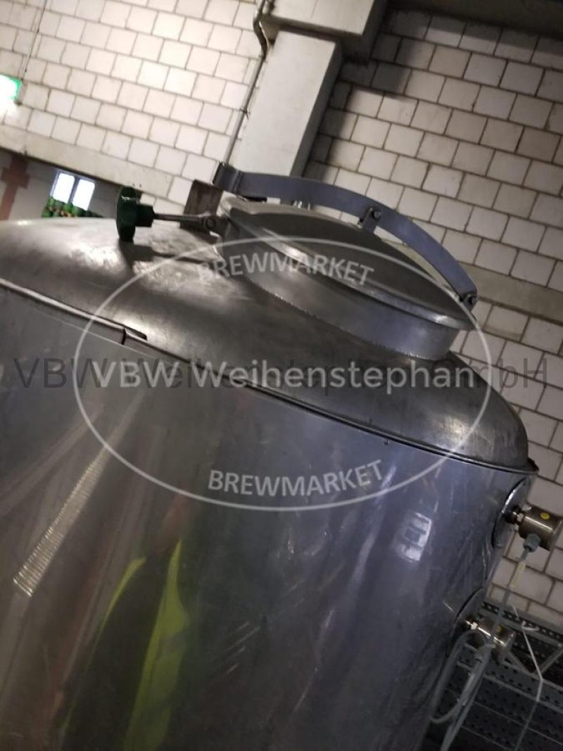 Hot water tank