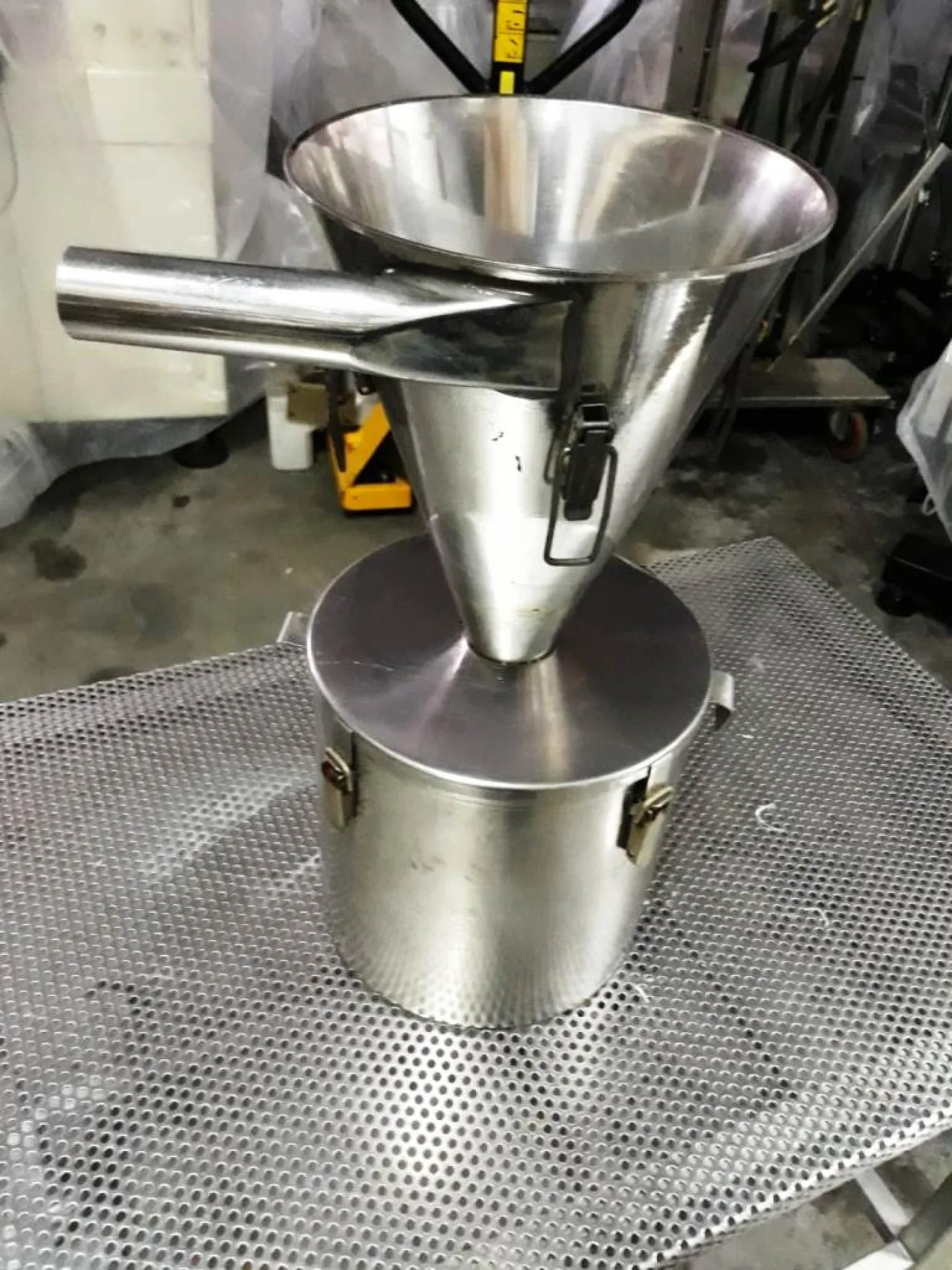 TRAMOGGIA CON CONTENITORE DI RACCOLTA IN ACCIAIO INOX - 1