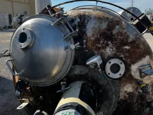 USED STAINLESS STEEL REACTOR 316 3200 LITERS WITH AGITATION AND HALF ROD