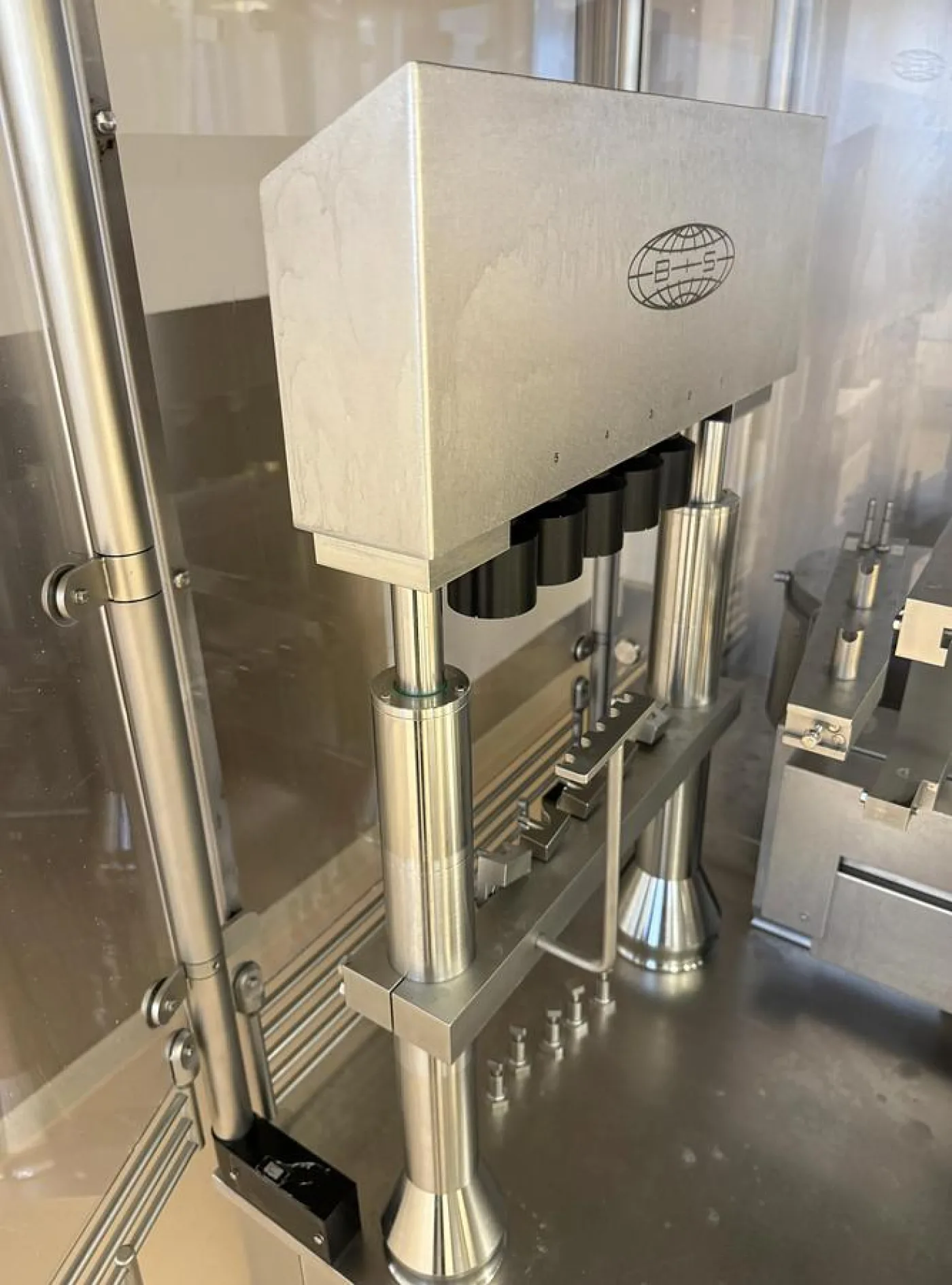 BAUSCH+STRÖBEL - Riempitrice + Tappatrice - SFM5110 - 4