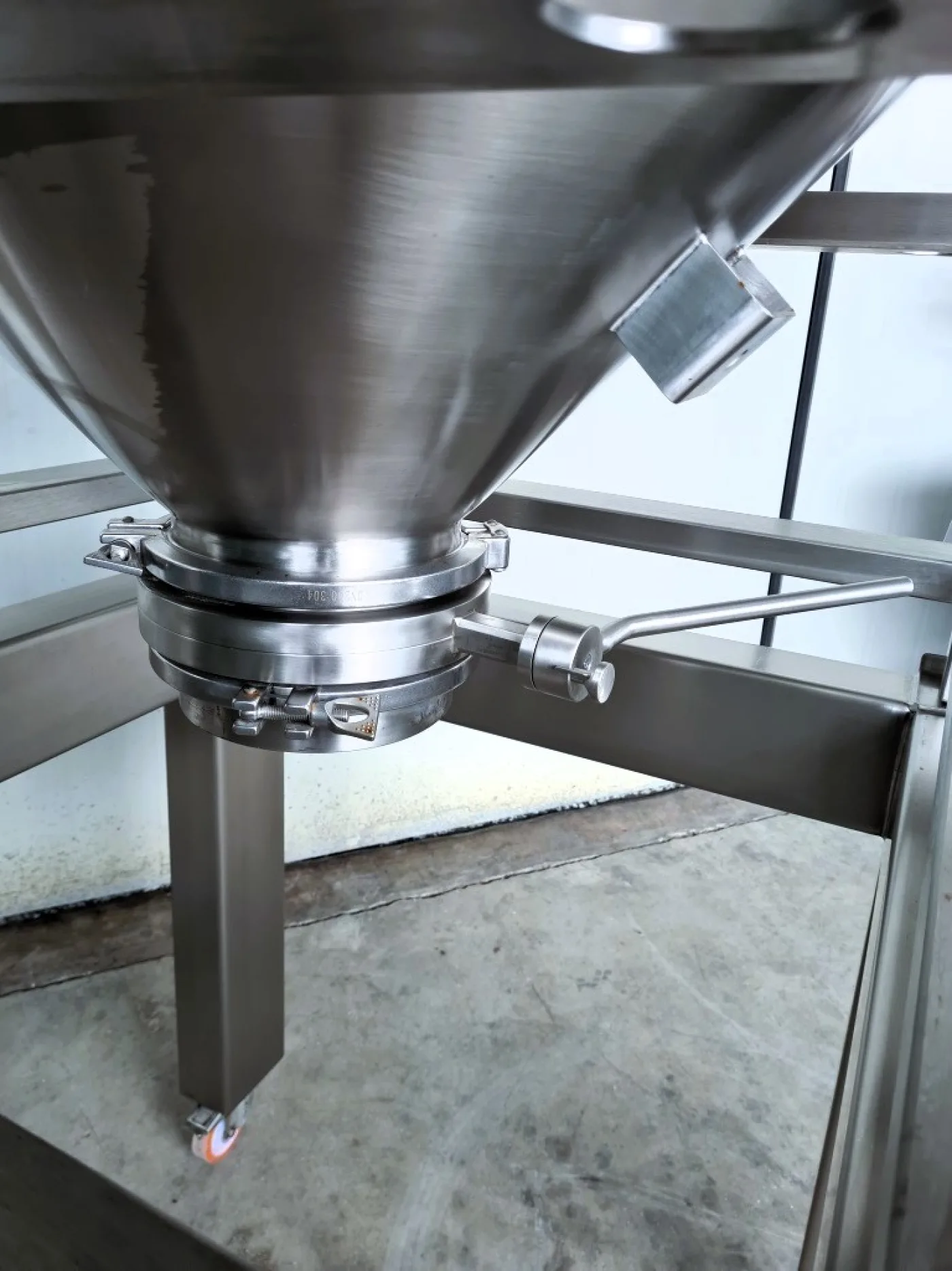 BIN – IBC (CONTENITORE PER MERCE SFUSA) – TAIM – MOD. 200 LT - 5