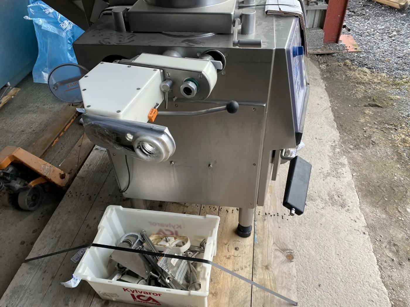 Handtmann VF200 Vacuum Filler - 2