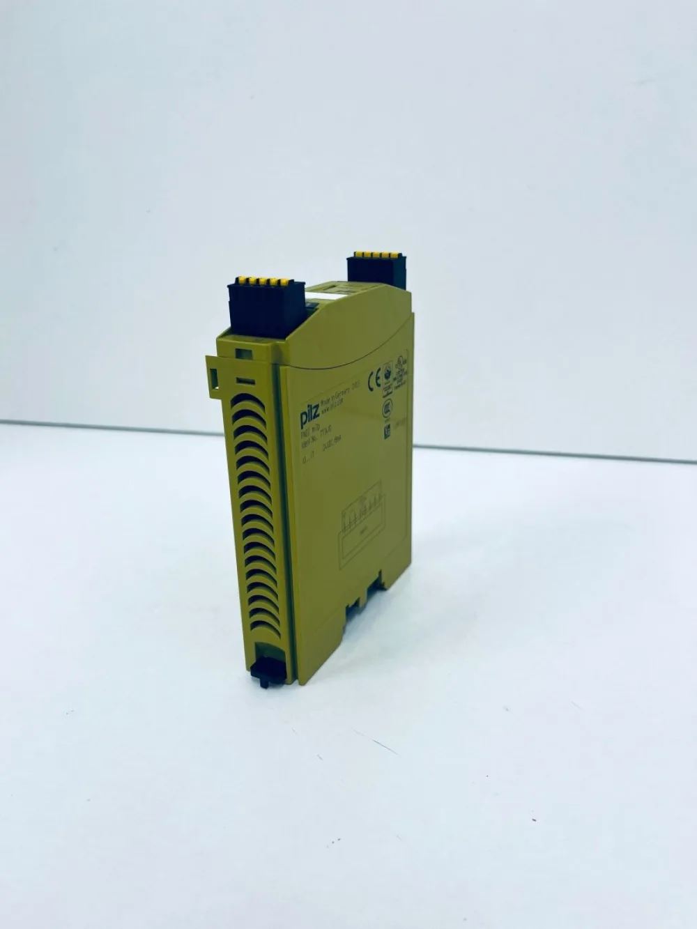 Pilz Sicherheitsmodul PN0Z mi2p
