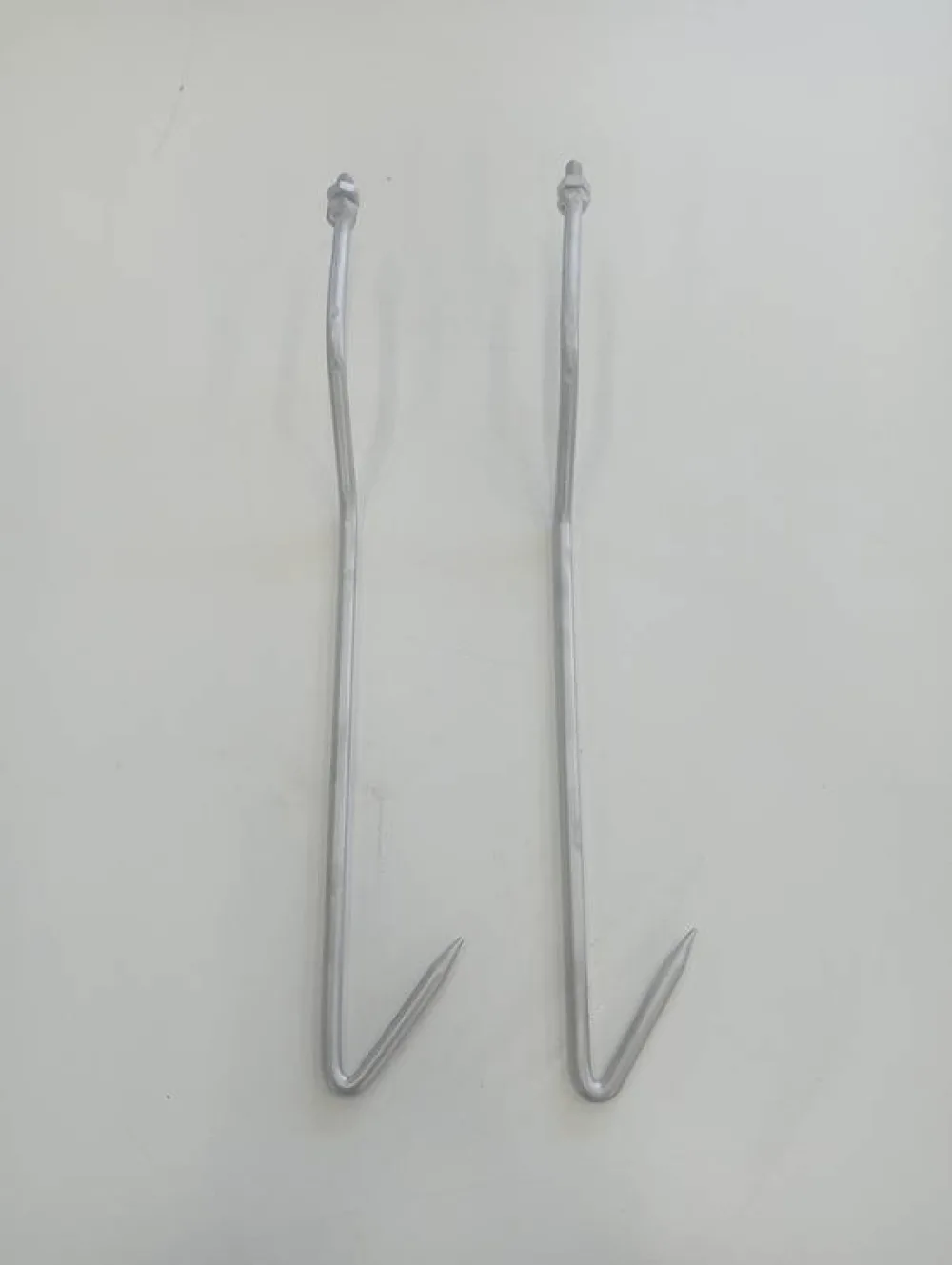 Hooks for organ conveyor