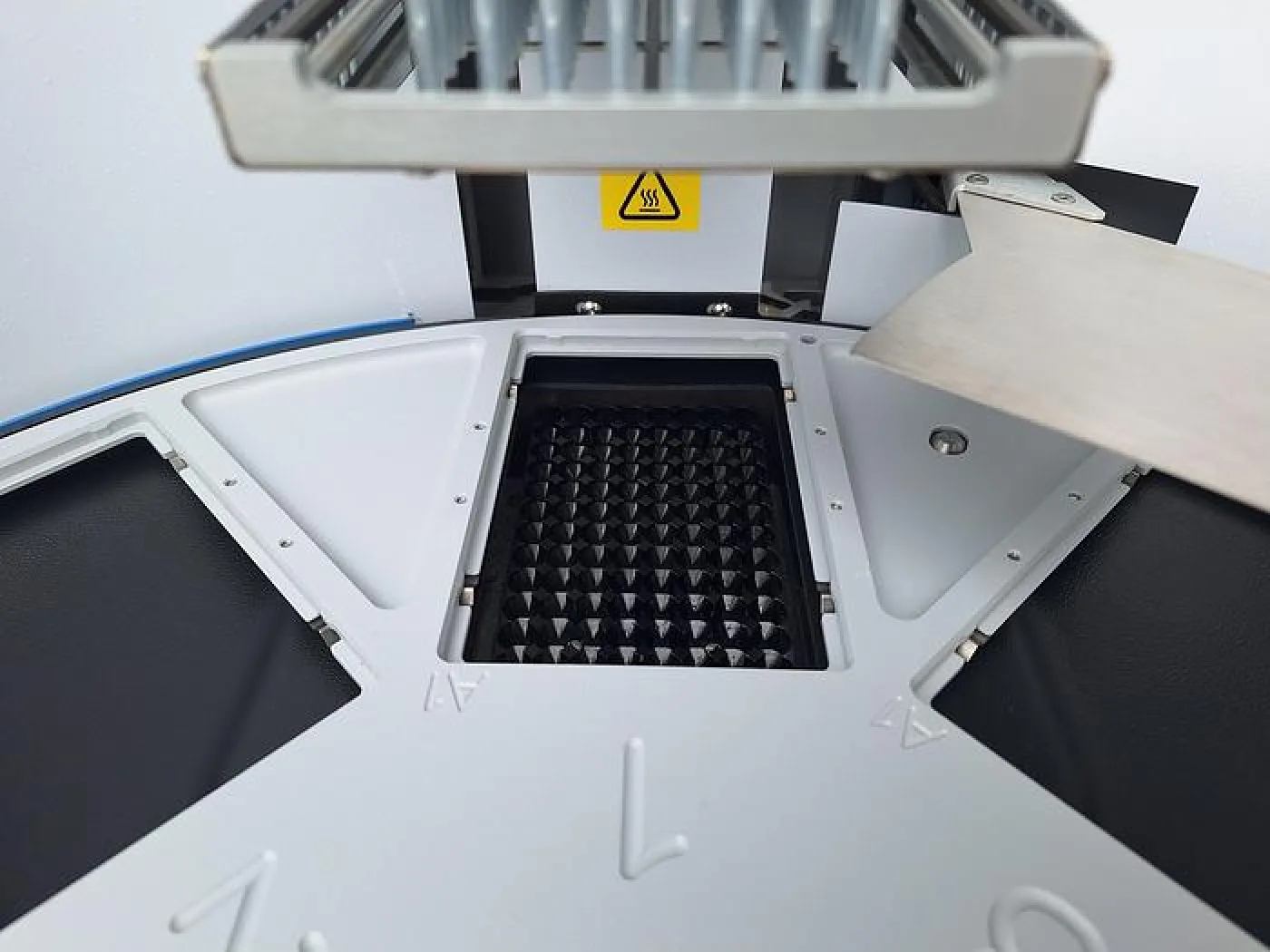 Thermo Scientific KingFisher Flex DNA Analyzer - 7
