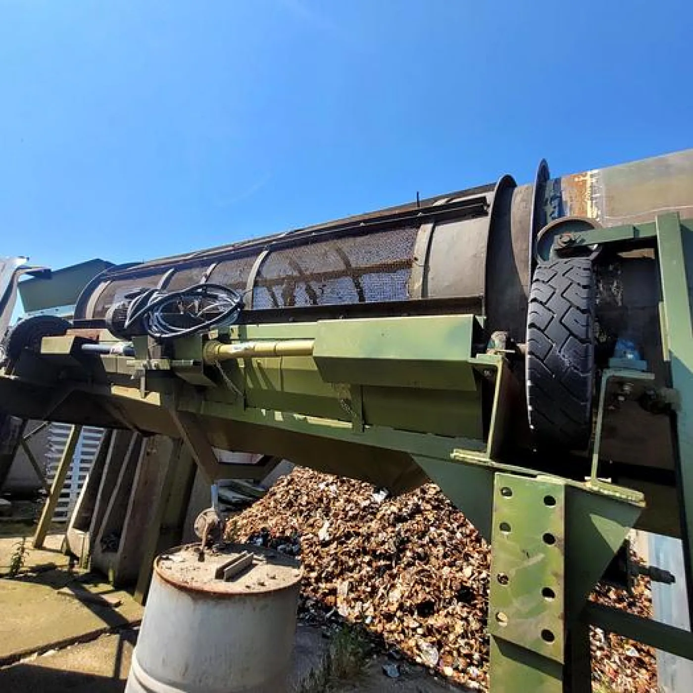 Electrically Driven 4m Long Trommel with 12mm Mesh - 2