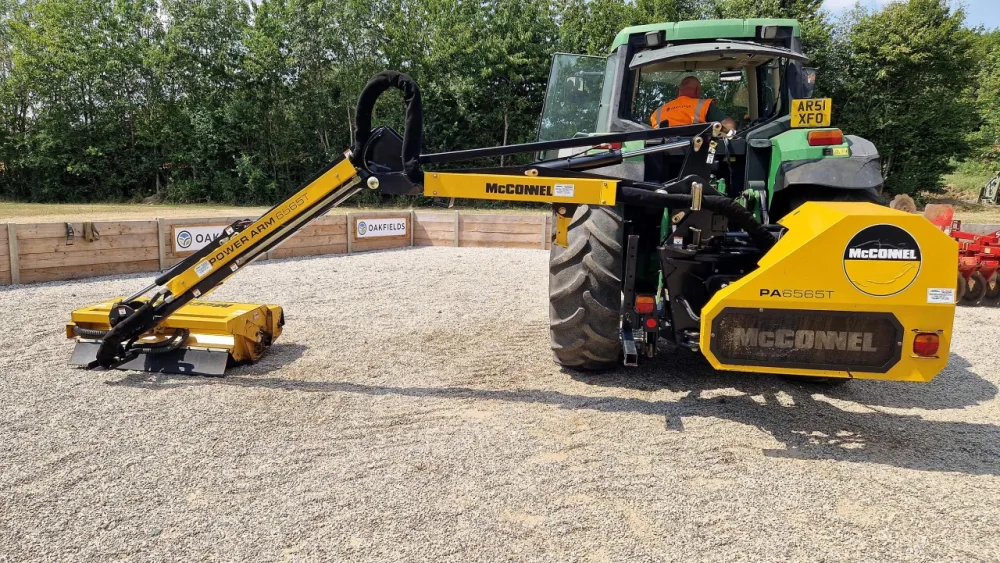 2020 McConnell 6565T Hedge Cutter