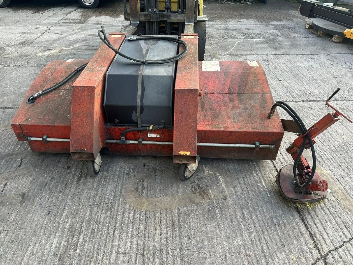 2003 GURNEY REEVE & CO Hydraulic Sweeper CollectorMM213 - 4