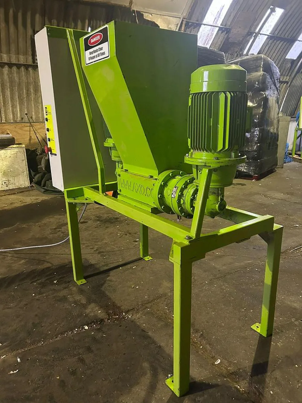 2009 AXO WM 408-12 E Electric Shredder