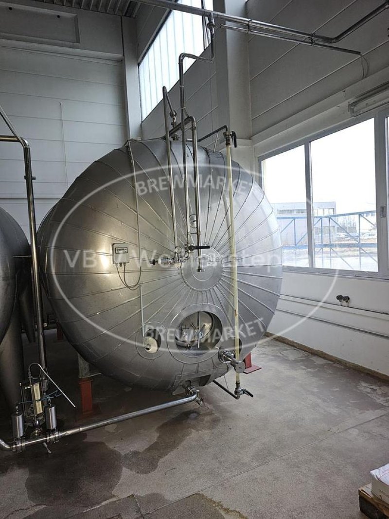 Storage tank