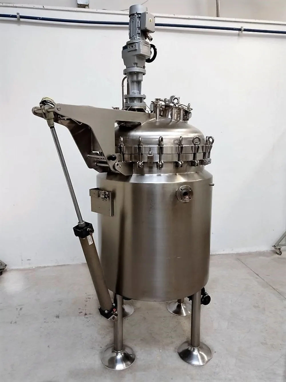 DISSOLUTORE INCAMICIATO – NOVINOX – MOD. 557 LT