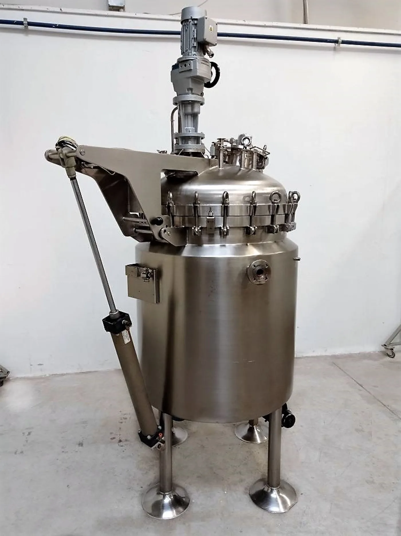 DISSOLUTORE INCAMICIATO – NOVINOX – MOD. 557 LT - 1