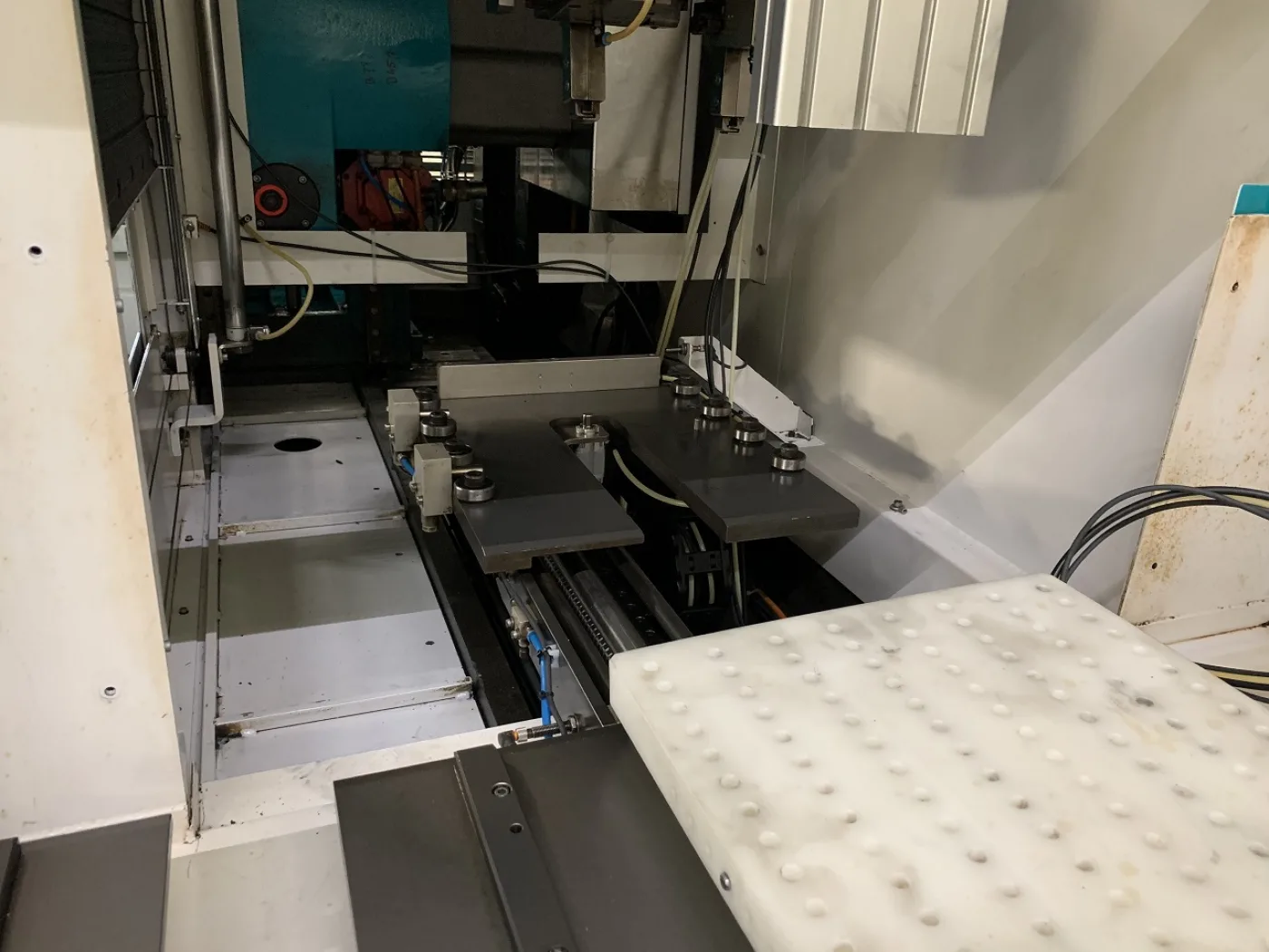 AFFUTEUSE CNC SCHNEEBERGER TYPE GEMINI DMR - 6