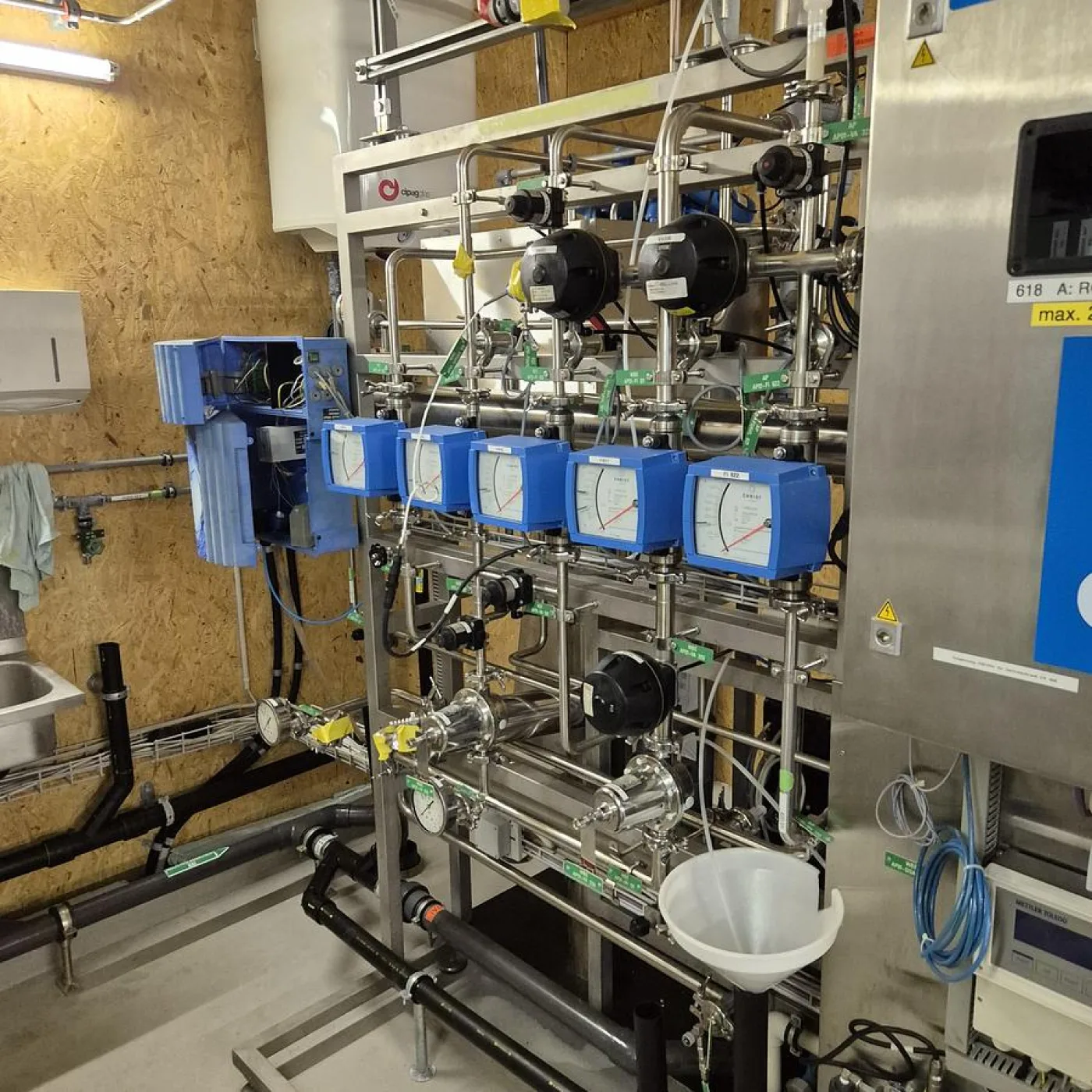 Christ Osmotron EA510 – Reinstwasseranlage für Labor & Pharma - 3