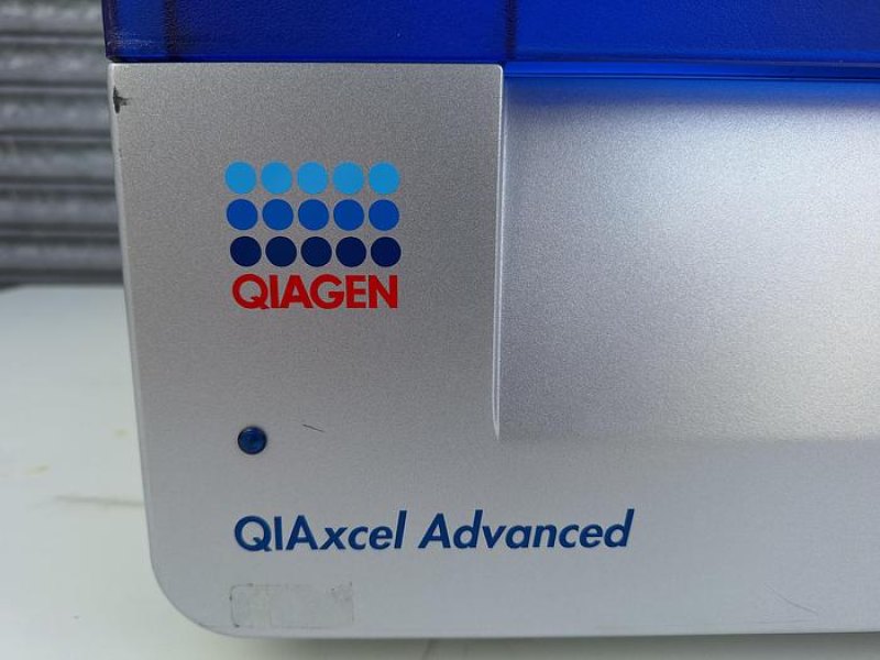 Qiagen QIAxcel Advanced DNA Analyzer plus Accessories