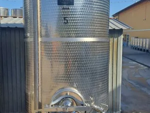 STAINLESS STEEL TANKS L.A. INOX FIRM, CAPACITY 2500 LITRES (25 HL), STORAGE/WINEMAKING MODEL WITH CONICAL BOTTOM