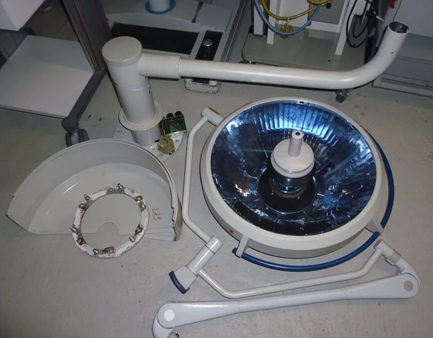 Berchtold Chromophare D 650 OP-Lampe (Deckenmontage) - 1