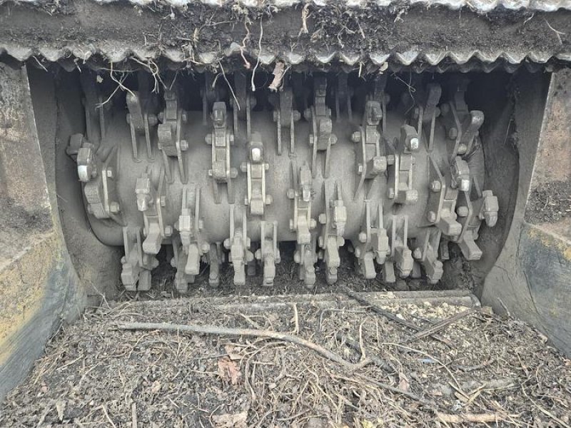 2009 Bandit Beast 3680 Towable Horizontal Grinder Shredder