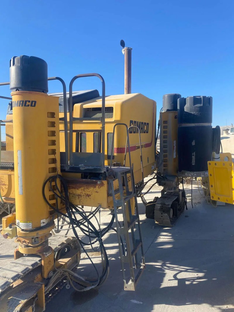 Gomaco GT-3300 Slipform Paver