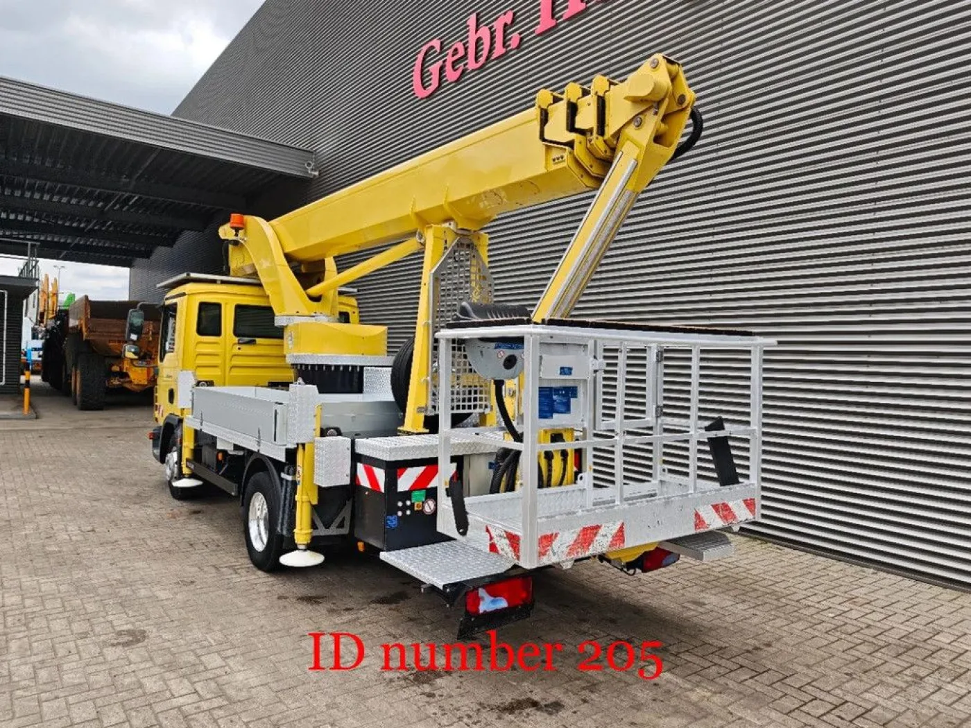 MAN TGL 8.220 4x2 Palfinger P300KS - 4