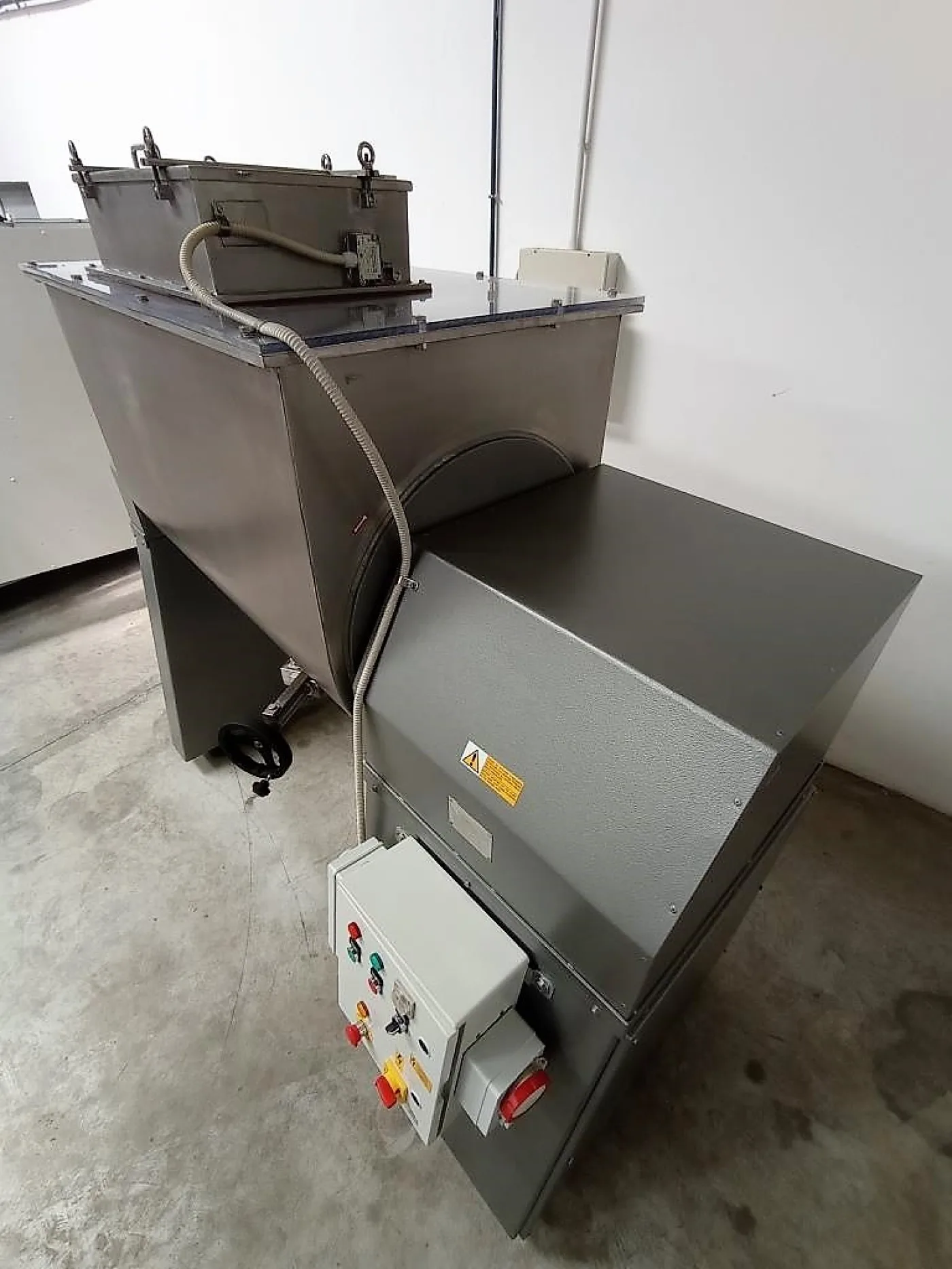MESCOLATORE A DOPPIO NASTRO – BADO – MOD. DOPPIO NASTRO 750 LT - 8