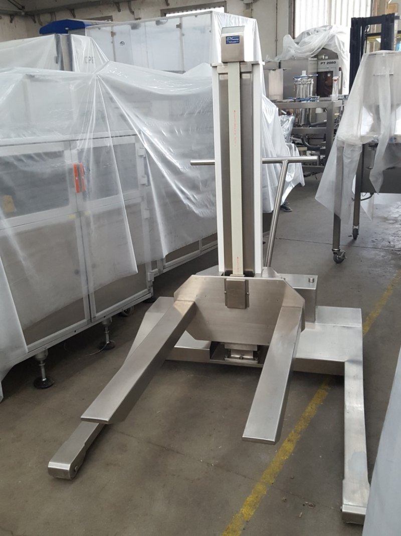 CARRELLO ELEVATORE PORTAFUSTI IDRAULICO – ISN – TECHNOLOGY
