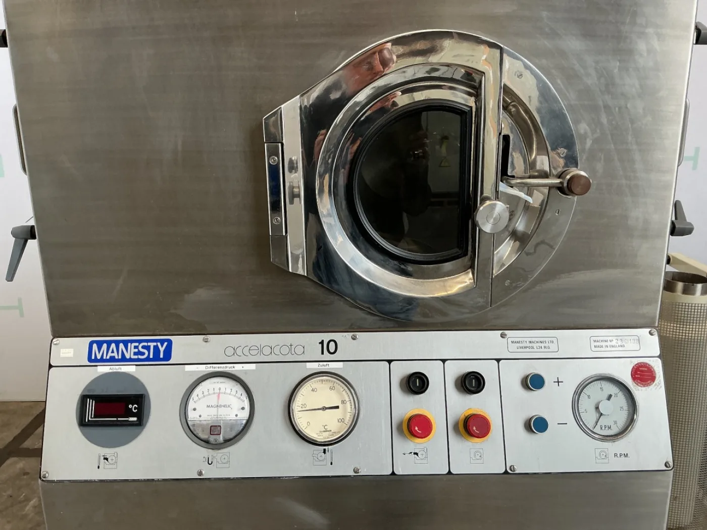 Manesty Accela-Cota 10 - Coating pan - 8