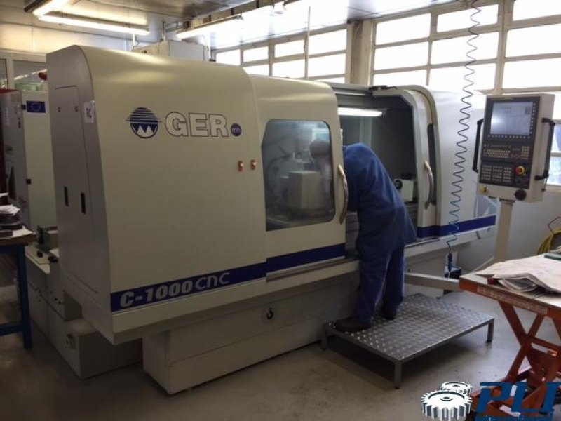 Inter-exter cylindrical grinding machine – GER C-1000 CNC