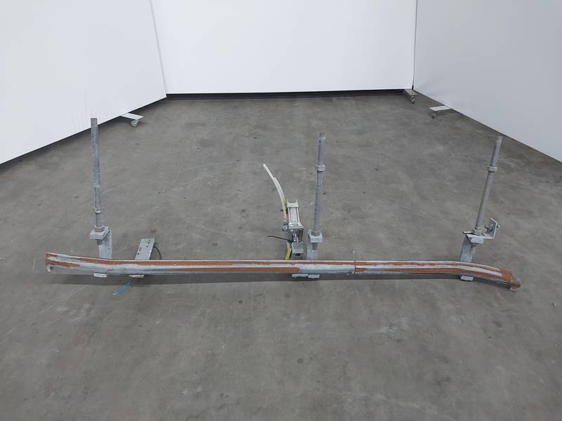 Walking beam conveyor