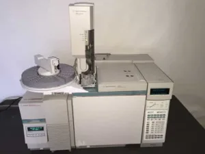Gereviseerde Agilent GC-MS 6890 met 5973 MSD met injector