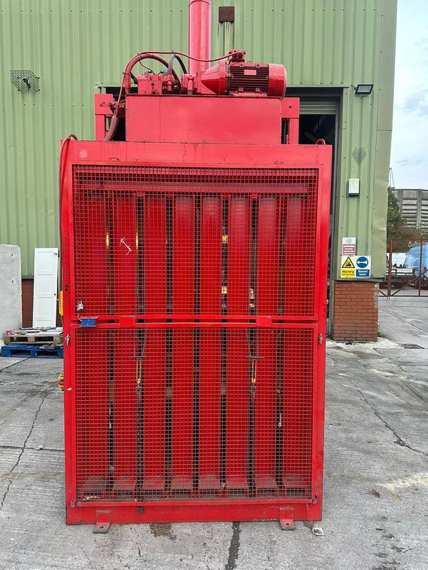 Vertical Waste Baler - 5