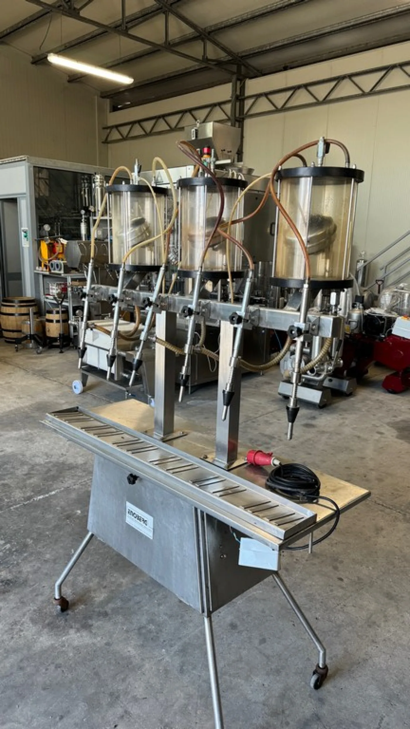 IN-LINE FILLING MACHINE WITH 6 NOZZLES IN STAINLESS STEEL WITH VACUUM, ENOBERG BRAND, SECOND-HAND MACHINE - 2