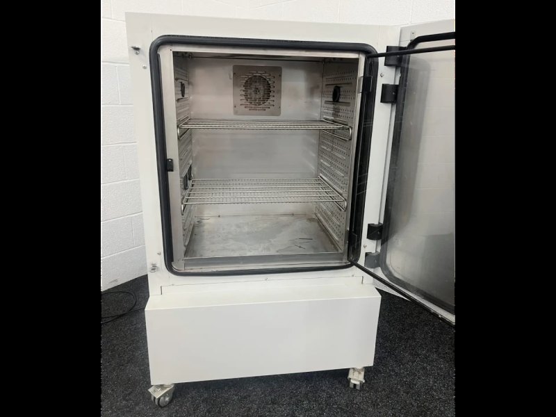 Binder KMF-240 Climate Chamber