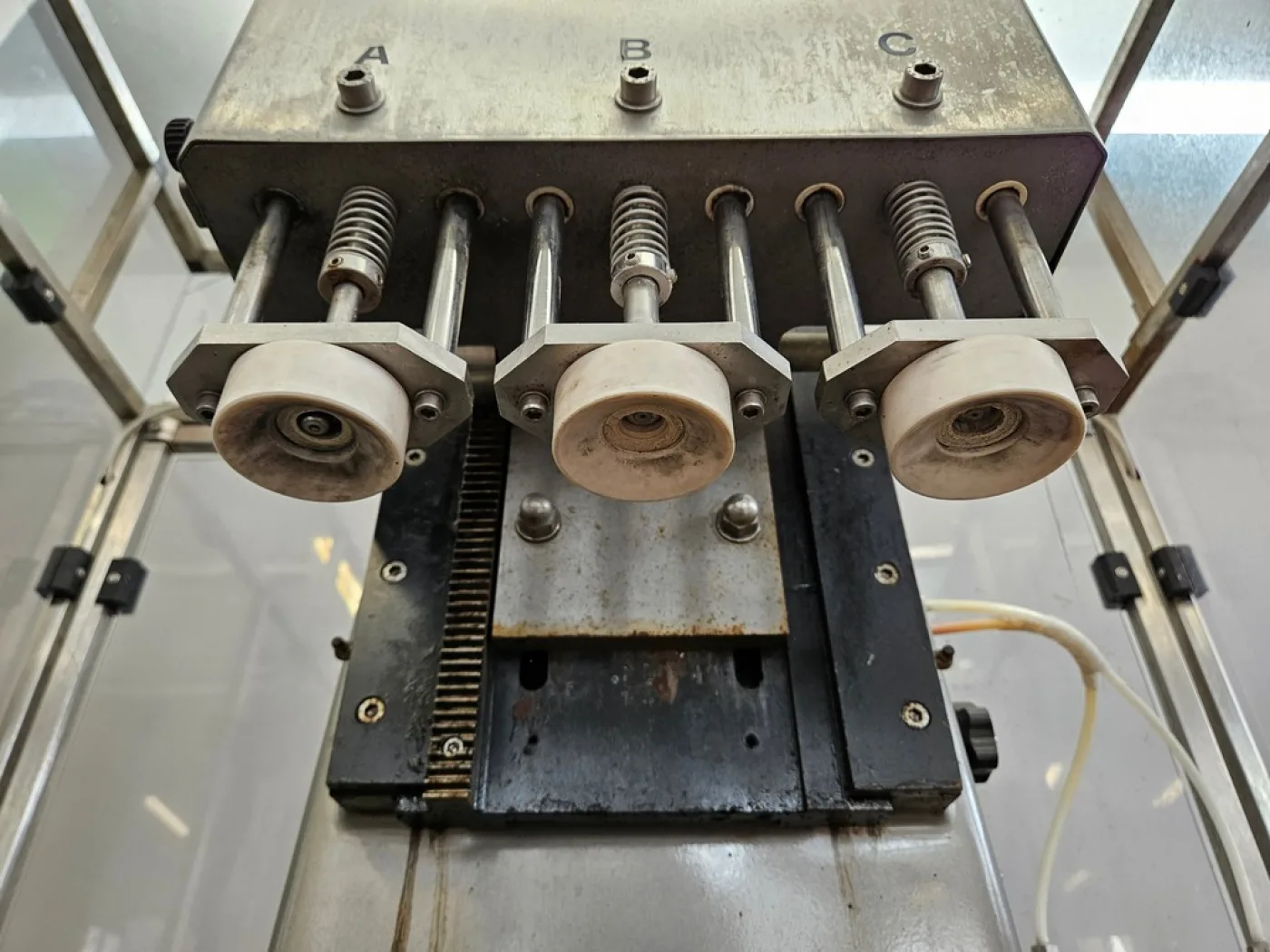 STERILIZER FOR INJECTING SULFUR DIOXIDE INTO BOTTLES, BOSIO BRAND, SECOND-HAND MACHINE - 8
