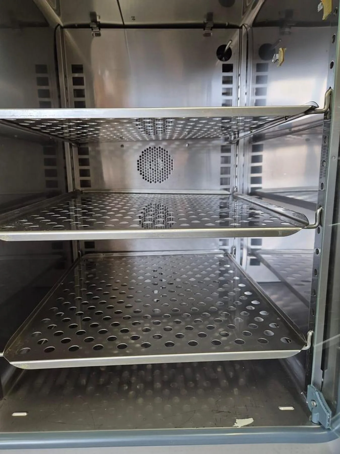 Thermo Scientific Heratherm IMH180 Incubator - 5