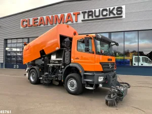 Mercedes-Benz Actros 1829 4x4 Bucher Cityfant 60 Links en rechts vegend