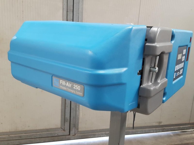 MACCHINA PER LA PRODUZIONE DI CUSCINI D’ARIA PER LA PROTEZIONE DI MERCI – SEALED AIR CORPORATION MOD. FILL AIR SYSTEM 250