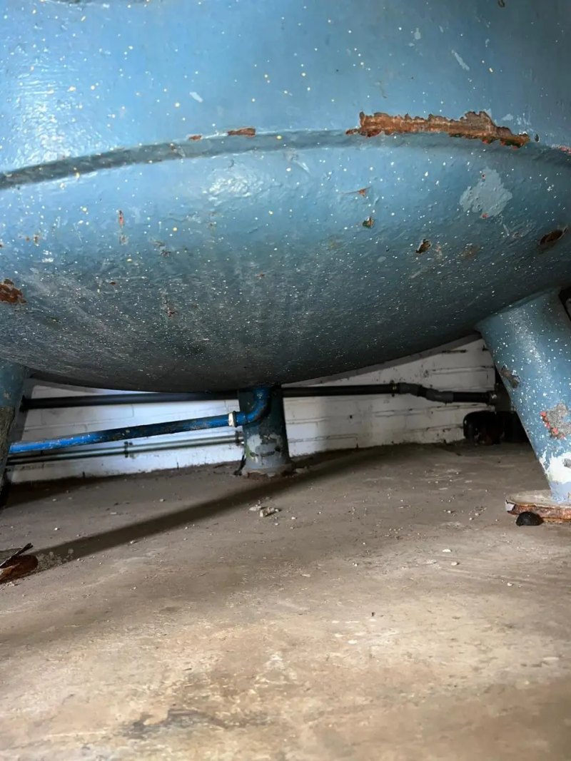 IRON TANK 2300 LITERS
