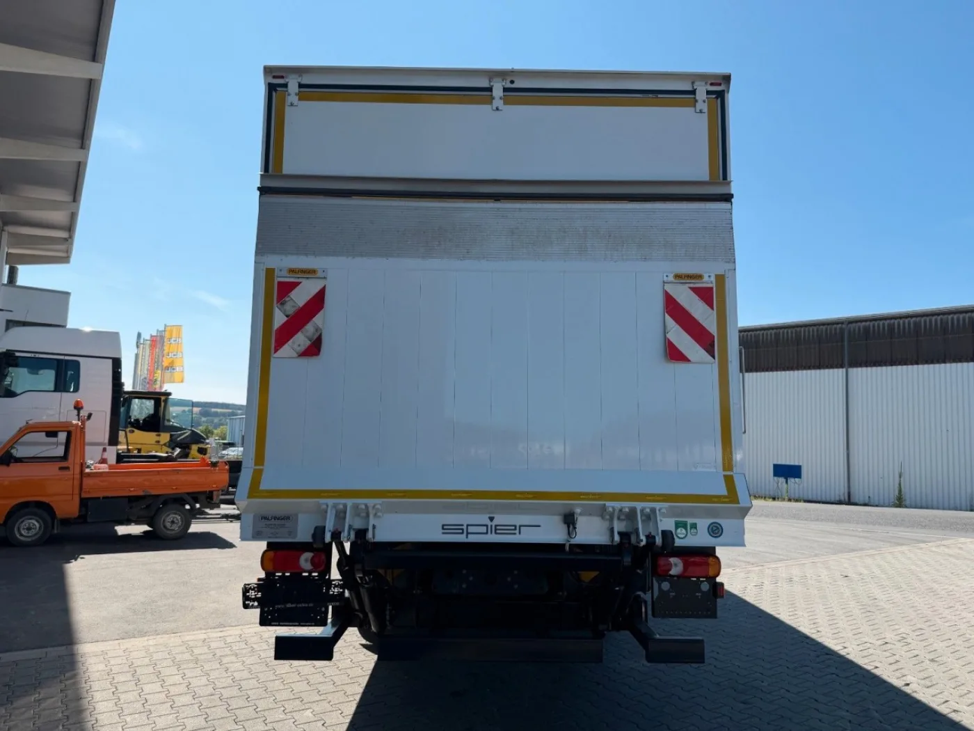 Iveco Eurocargo ML120E25 LBW PAlfinger 1.500kg 3 Sitze - 8