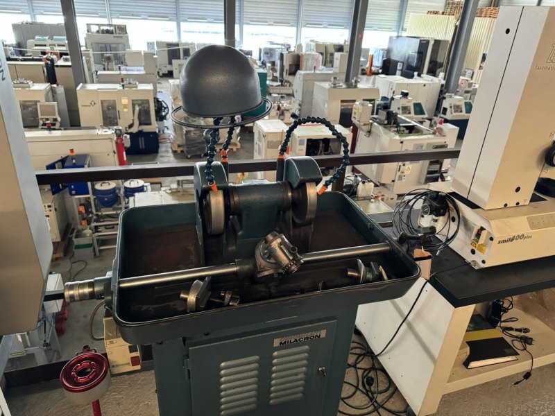AFFUTEUSE D’OUTILS “CINCINNATI MILACRON” TYPE AS