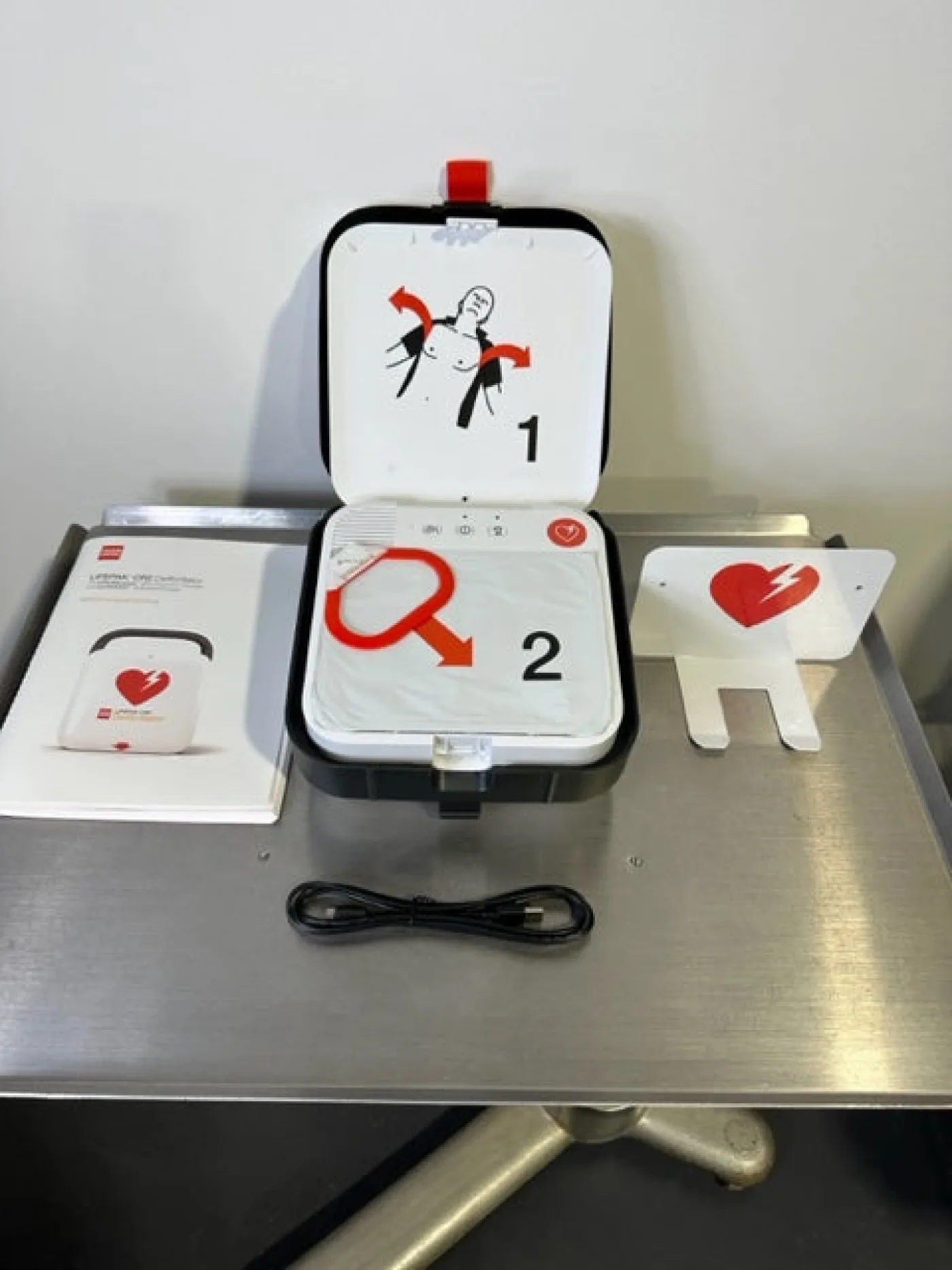 Physio Control Lifepak CR2 Defibrillator (AED) - 2