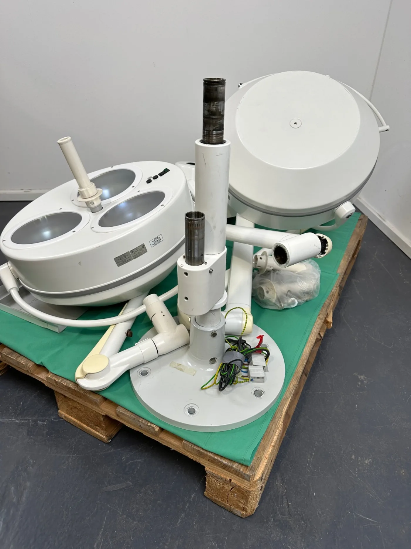 Dr. Mach TrigenFlex OP-Lampe Deckenmontage - 2