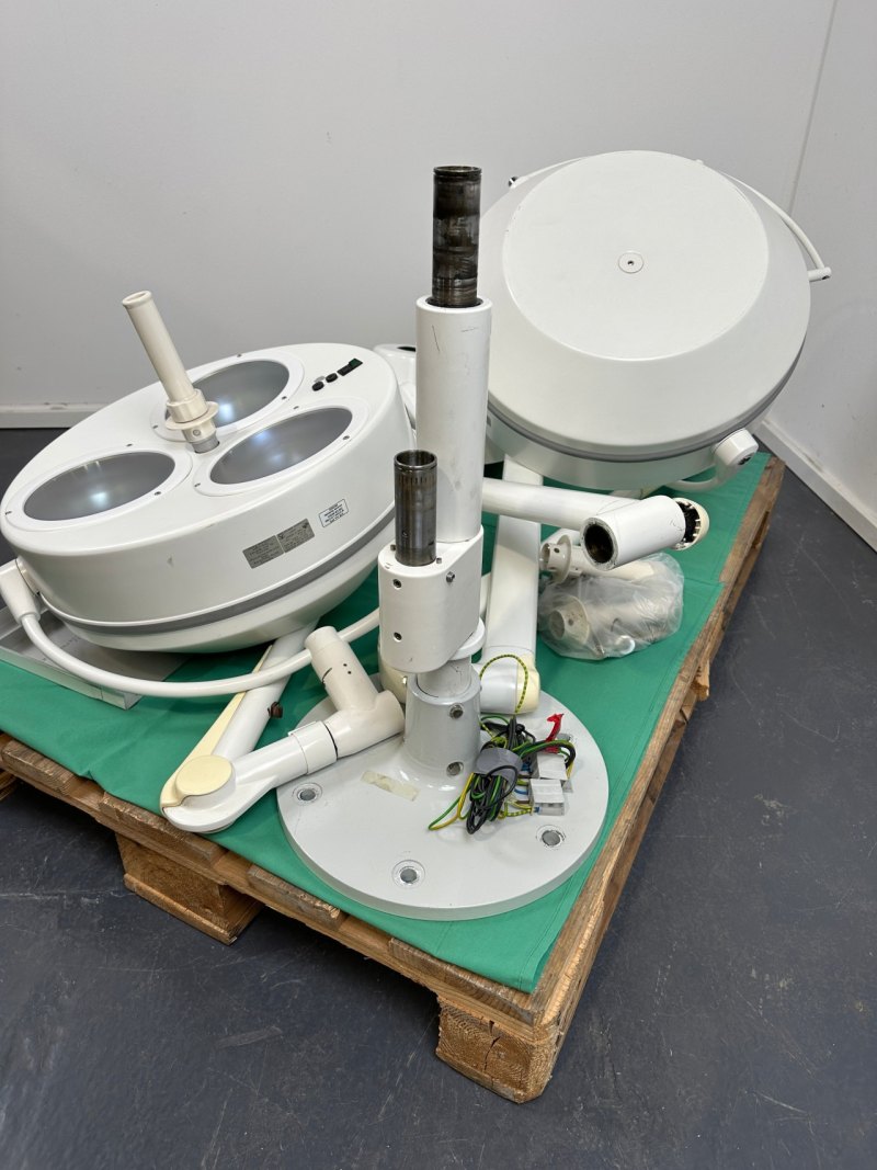 Dr. Mach TrigenFlex OP-Lampe Deckenmontage