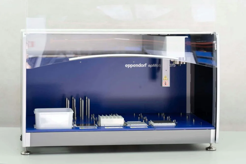Eppendorf EpMotion 5075 Pipetteer Robot