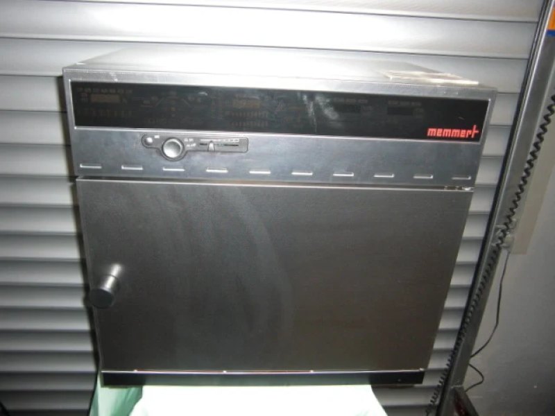 Memmert INB 300 Brutschrank (Präzisionsbrutschrank)