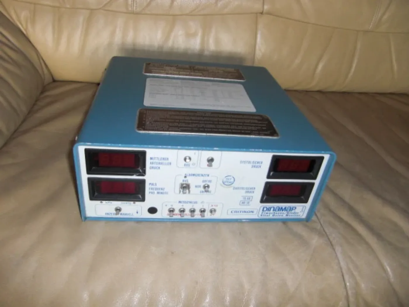 Criticon Dinamap 845 Vitaldatenmonitor - 1